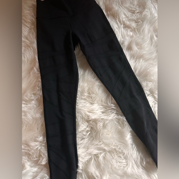 Lululemon size 4 leggings - Picture 3 of 4